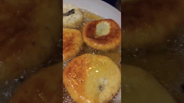 Жарим Беляши на сковороде | Тюркская кухня | Перемеч | Кулинарное шоу | #короткоевидео смотреть онлайн