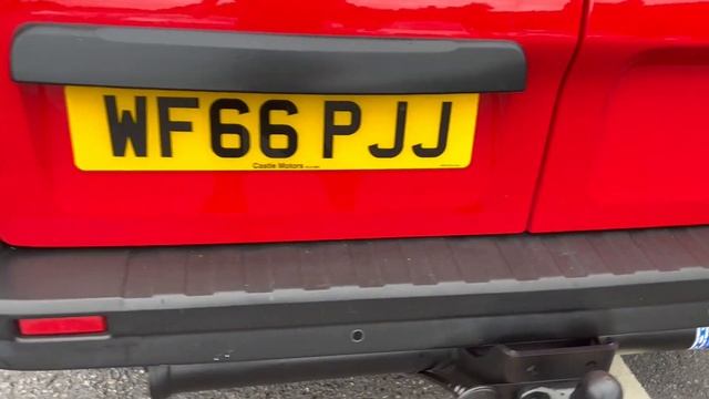 2016 Renault Trafic 1.6 DCI in Red for sale at Castle Motors смотреть онлайн