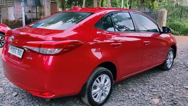 ??ROYAL CARS ?TOYOTA YARIS 1.5V (CVT),