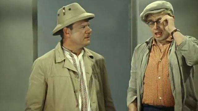 А где напарник ?- спит. Приключения Шурика..avi смотреть онлайн