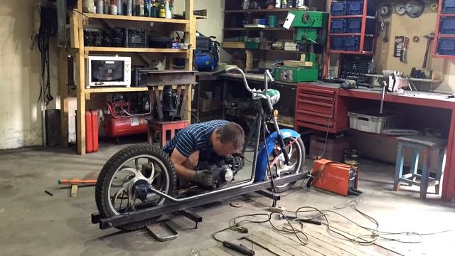 ЧОППЕР из Китайского мопеда СВОИМИ РУКАМИ. смотреть онлайн