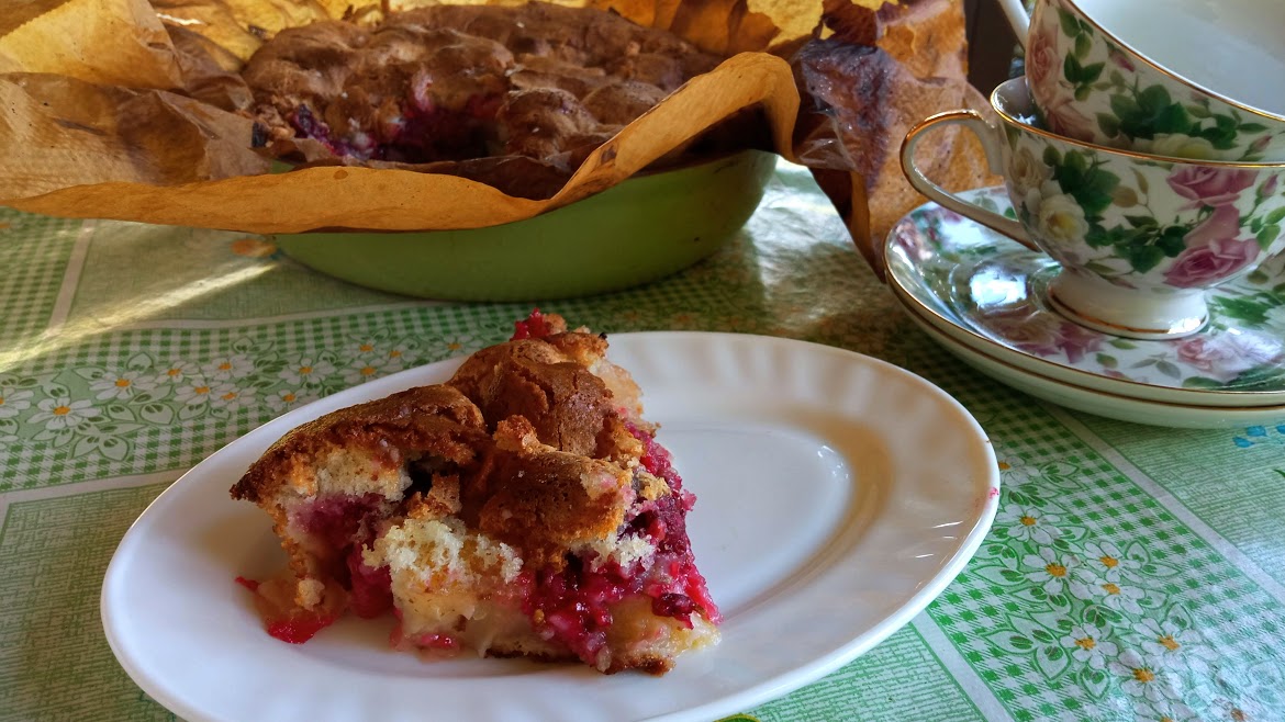 Шарлотка с МАЛИНОЙ и ЯБЛОКАМИ: кусочек лета на тарелке