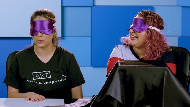 People Try To Guess What's In The Mystery Box | FBE Staff Reacts смотреть онлайн