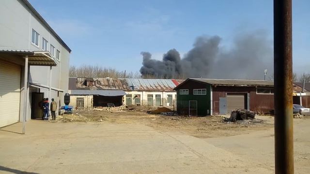 Пожар на складе в Орле смотреть онлайн