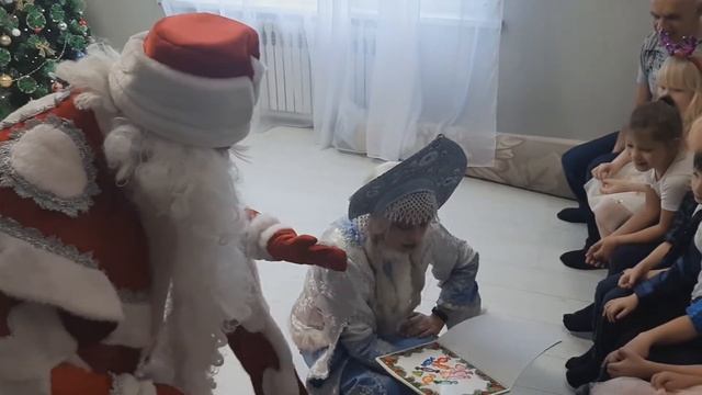 веселый дед мороз, новый год 2021 new year santa смотреть онлайн