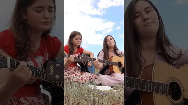 Darya Topal & Yana Savastin - Ты идёшь, в душе печаль смотреть онлайн