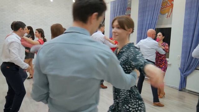 Кубинский сон - CAMINARÉ смотреть онлайн