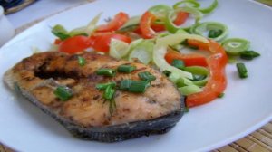 КАК ПОЖАРИТЬ ГОРБУШУ НА СКОВОРОДЕ? Сочная ароматная жареная горбуша с овощами на сковороде