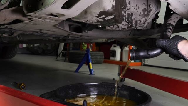 Sostituzione cinghia di distribuzione e pompa acqua Clio Megane 1.5 dCi ? смотреть онлайн