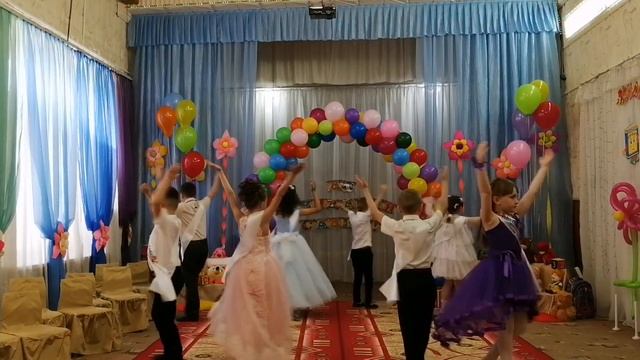 танец на выпускной "Первоклашки" смотреть онлайн