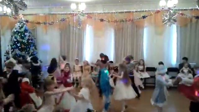 Video г. Тавда Елка Дом школьников 20.12.15г. 2 смотреть онлайн