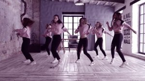 Шафл - танец под мелодию "Розамунда".