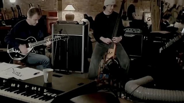 David Gilmour on Drums! (Barn Jam 2007) смотреть онлайн