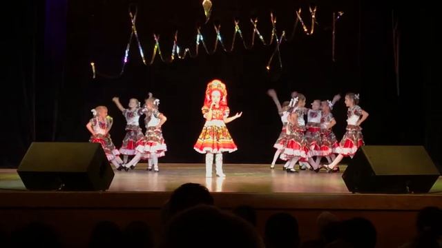 Кира Науменко + Dancity « Сапожки русские» смотреть онлайн