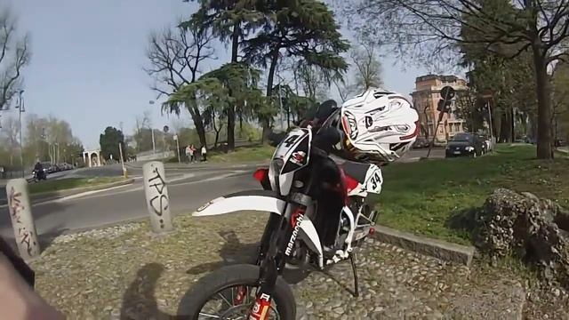 Review husqvarna 125 GoPro смотреть онлайн