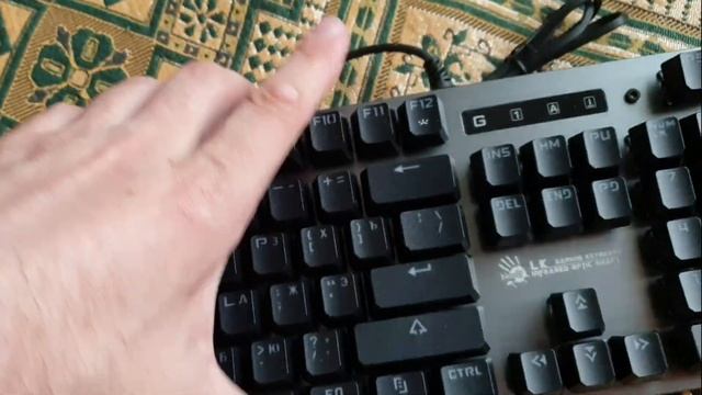 Распаковка и краткий обзор игровой клавиатуры A4Tech Bloody B760. смотреть онлайн
