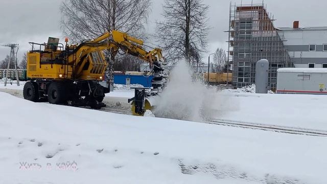 Уборка снега на жд путях смотреть онлайн