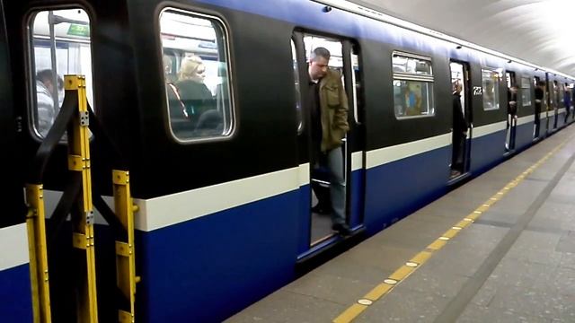 Юбилейный прибыл на станцию Приморская смотреть онлайн