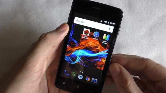 Бюджетный смартфон Fly FS404 Stratus 3 смотреть онлайн