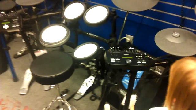 Drums with Gia смотреть онлайн