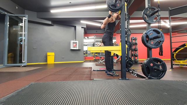 д1 объем 1 этап присяд с паузой