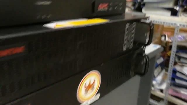 Test UPS Santak: Không có bình смотреть онлайн