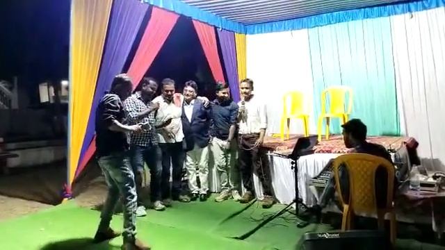 my lovely freinds this song jindgi piyar ka git h .......... смотреть онлайн