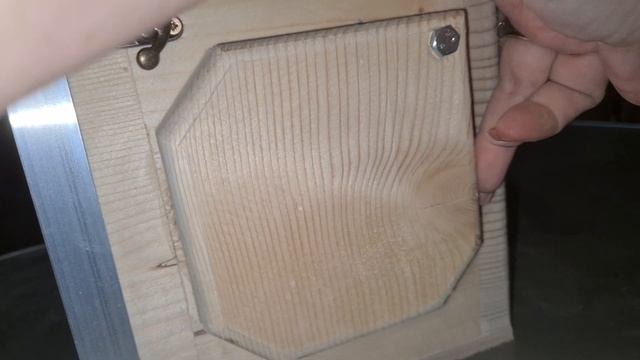 Самая удобная на мой взгляд, купалка для Шиншилл, если Шиншиллка живёт с Вами в одном помещении! смотреть онлайн