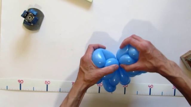 Крученая ромашка из шаров / Twisted flower balloon (English subs) смотреть онлайн