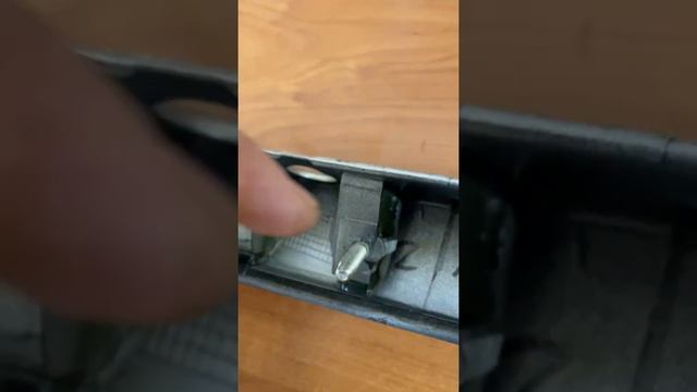 Ремонт накладки крышки багажника (76801-05070) на Toyota Avensis 2007 (T25) смотреть онлайн