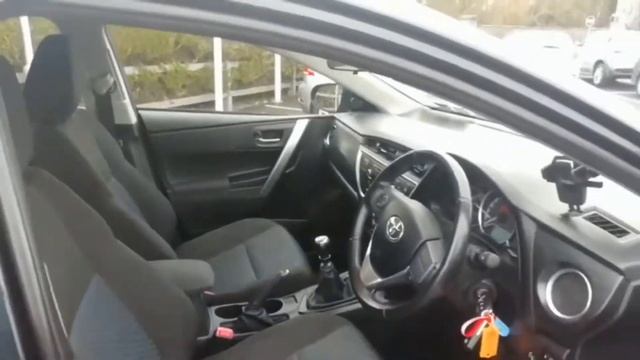 2015 Toyota Auris - 1.4 D-4D Aura смотреть онлайн