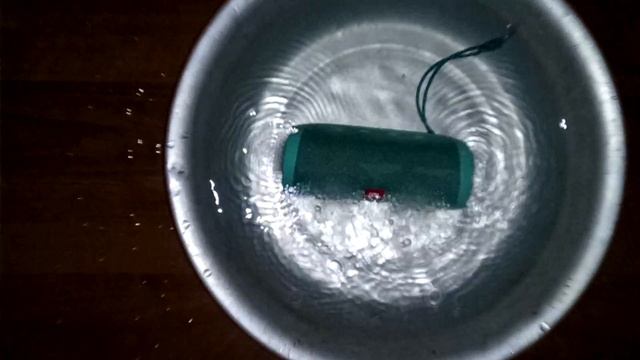 Jbl Flip 4 - Aqua Bass Test/ АКВА ТЕСТ ЖЕСТЬ УТОПИЛ КОЛОНКУ!!!