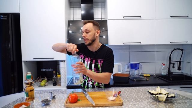 Жареные баклажаны с чесноком, закуска на стол! Простой рецепт на ужин! смотреть онлайн