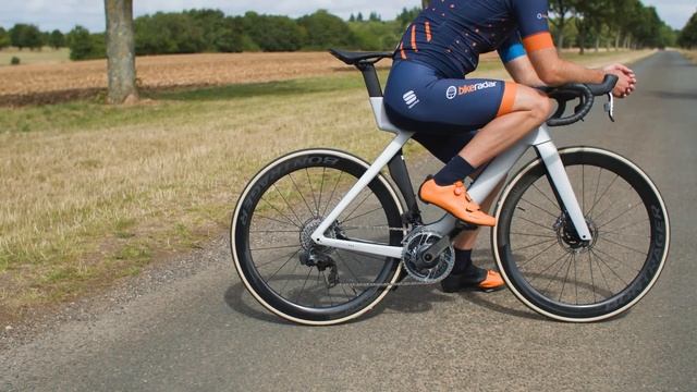 Trek Madone 2023 Review | Trek Ditches Iconic IsoSpeed System! смотреть онлайн