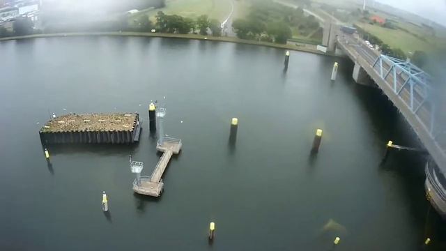Flying near Sluiskil bridge with a LYZRC L800 Pro 2 drone in 6 Bft with gusts up to 7 Bft, 6-6-2022 смотреть онлайн