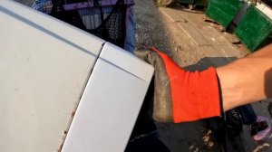Как я зарабатываю лазая по мусоркам ? Dumpster Diving RUSSIA #63