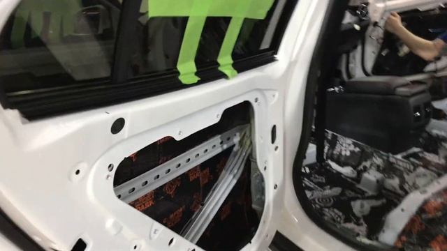 Mercedes GLA 200 звукоизоляция. Да, Мерседес комфортный автомобиль, но можно сделать его еще и тише смотреть онлайн