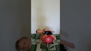Упражнения на фитболе для детей, профилактика сколиоза