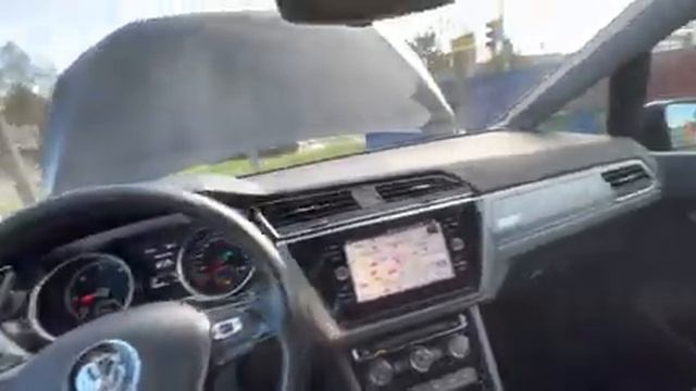 Осмотр Volkswagen Touran Comfortline в хорошей комплектации 2017 года из Германии смотреть онлайн