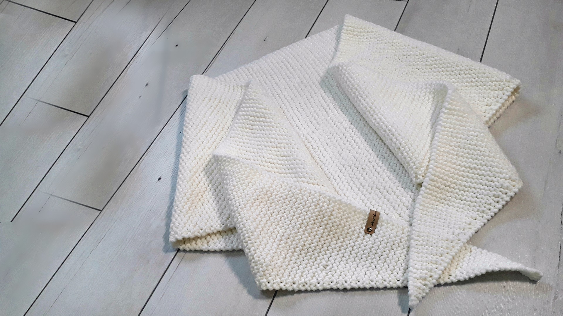 Бактус платочной вязкой с зубчатым краем. Мастер-класс. Вяжем спицами. смотреть онлайн