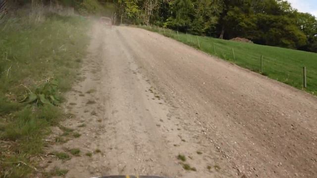 Who will win the off road track or the Fiat Punto? смотреть онлайн
