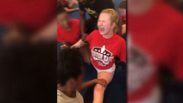 Cheerleading coach forces girls into extended splits; Denver police investigating смотреть онлайн