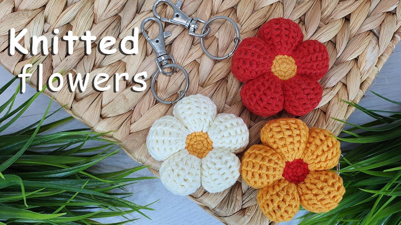 A very beautiful knitted flower keychain | GIFT FOR GIRL | Crochet for beginners | Crochet flower смотреть онлайн