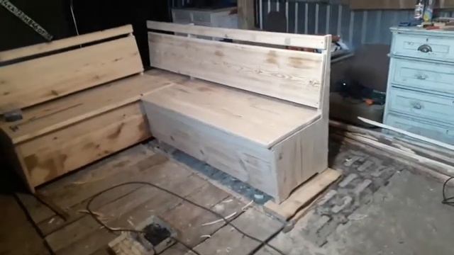 сделал для дома кухонный уголок .смотрите что получилось .как вам? смотреть онлайн