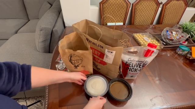 АМЕРИКАНСКАЯ ЗАПЕЧЁННАЯ KУРИЦА /KFC/ СЕЛЬЧАНКА В АМЕРИКЕ смотреть онлайн