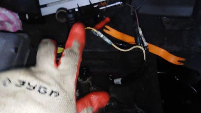 MERSEDES ML63 РЕМОНТ ГИДРАВЛИКИ КРЫШКИ БАГАЖНИКА смотреть онлайн