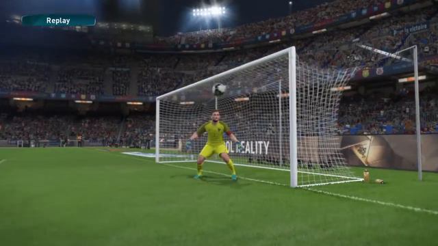 PES 2017 Demo - Turns out GKs can still do this смотреть онлайн