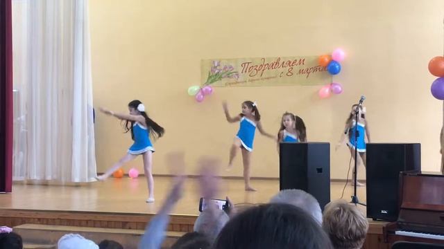 Гимнастки. Школа 947 смотреть онлайн
