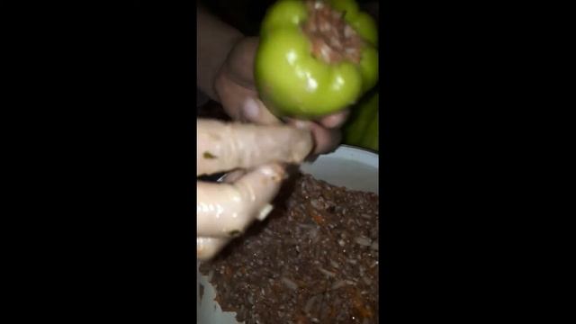 Сочные и очень вкусные фаршированные перцы. смотреть онлайн