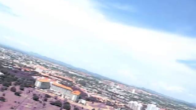 Паттайя. Спуск с башни Pattaya Park. смотреть онлайн